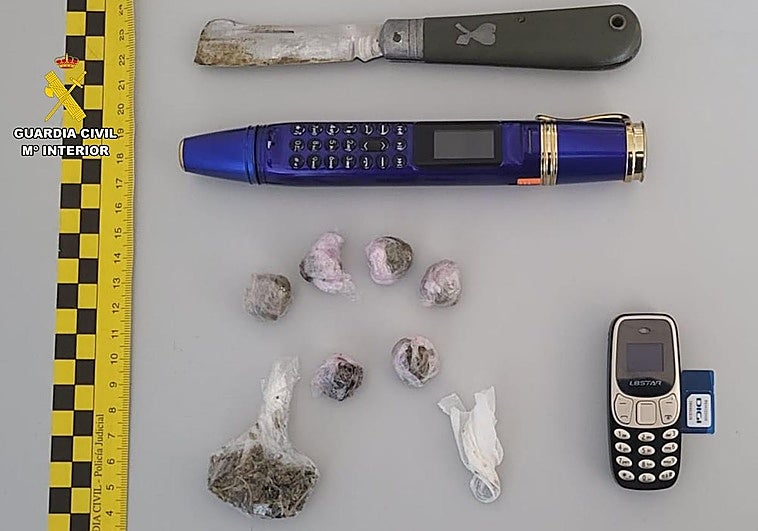 Material incautado por la Guardia Civil.