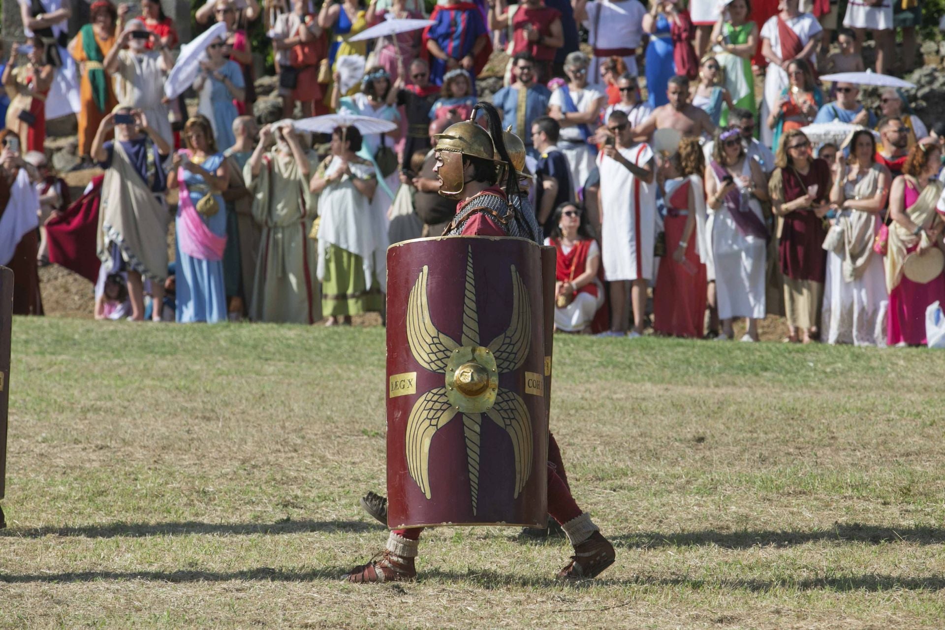 La carrera de cuadrigas desborda de público el Circo Romano