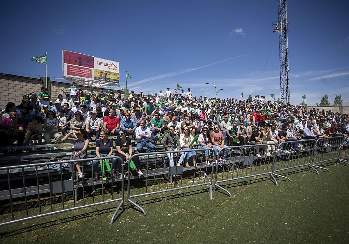 Grada supletoria en el duelo del pasado domingo ante el Real Ávila.