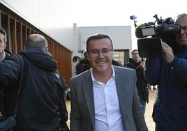 La jueza sienta en el banquillo a David Sánchez, Gallardo y otros nueve trabajadores y políticos