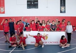 Presentación de las equipaciones este jueves.