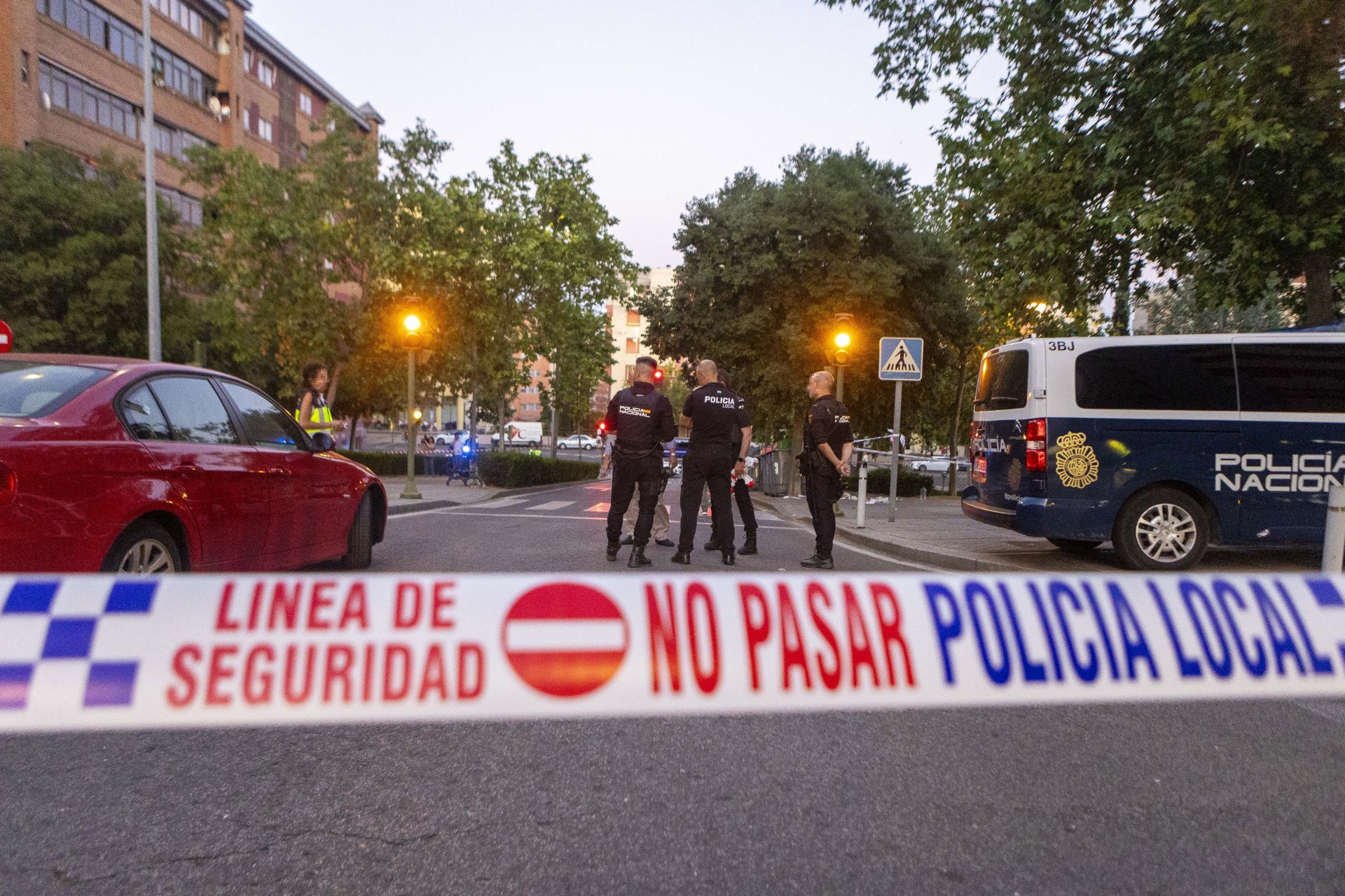 El suceso tuvo lugar sobre las 20.00 horas, en las inmediaciones del supermercado Provecaex, en el exterior
