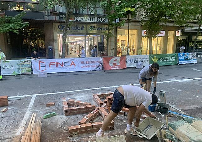 Natalia Muñoz y su marino han llegado desde Llerena.