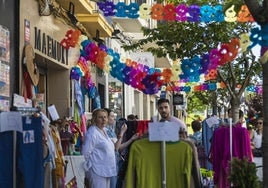 Calle Menacho de Badajoz este sábado.