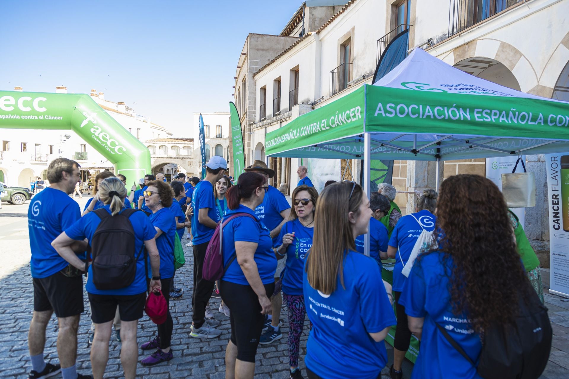 La marcha contra el cáncer de Badajoz, en imágenes