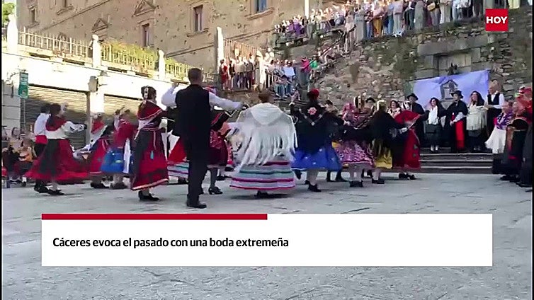 Cáceres evoca el pasado con una boda extremeña