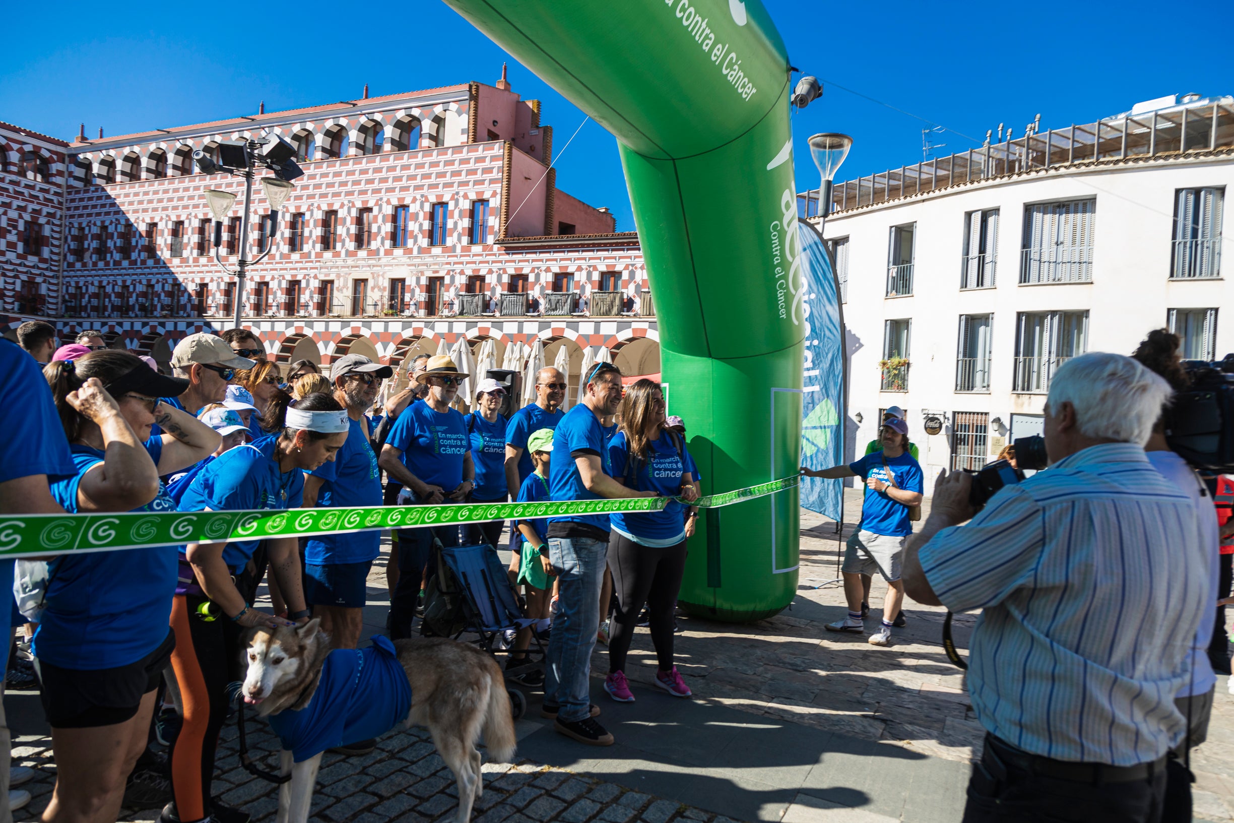 La marcha contra el cáncer de Badajoz, en imágenes
