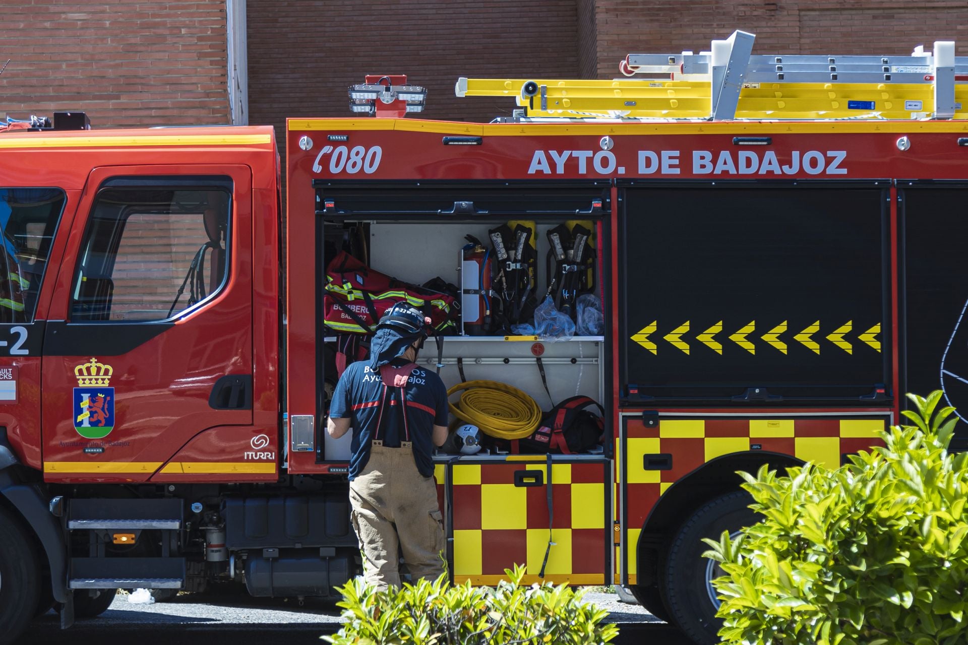 Fotos | Incendio en el laboratorio de los Maristas de Badajoz