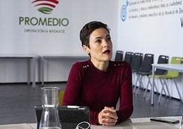 Raquel del Puerto, en una imagen de la Diputación de Badajoz en una reunión de 2021.