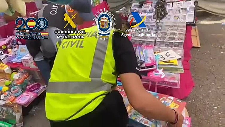Gran despliegue de la Policía y la Guardia Civil contra las falsificaciones en la Feria de Cáceres