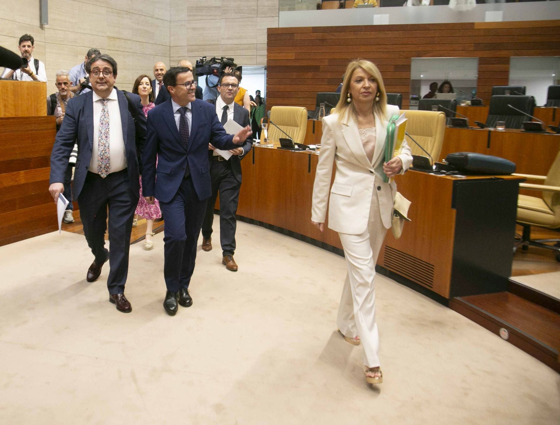 Así ha sido la llegada de Miguel Ángel Gallardo a su primer Pleno en la Asamblea de Extremadura