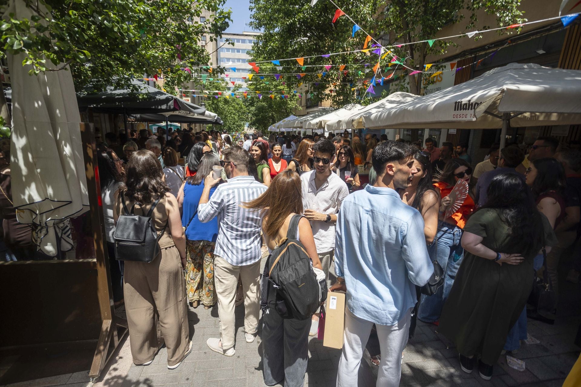 Ambiente en la feria de día de Cáceres