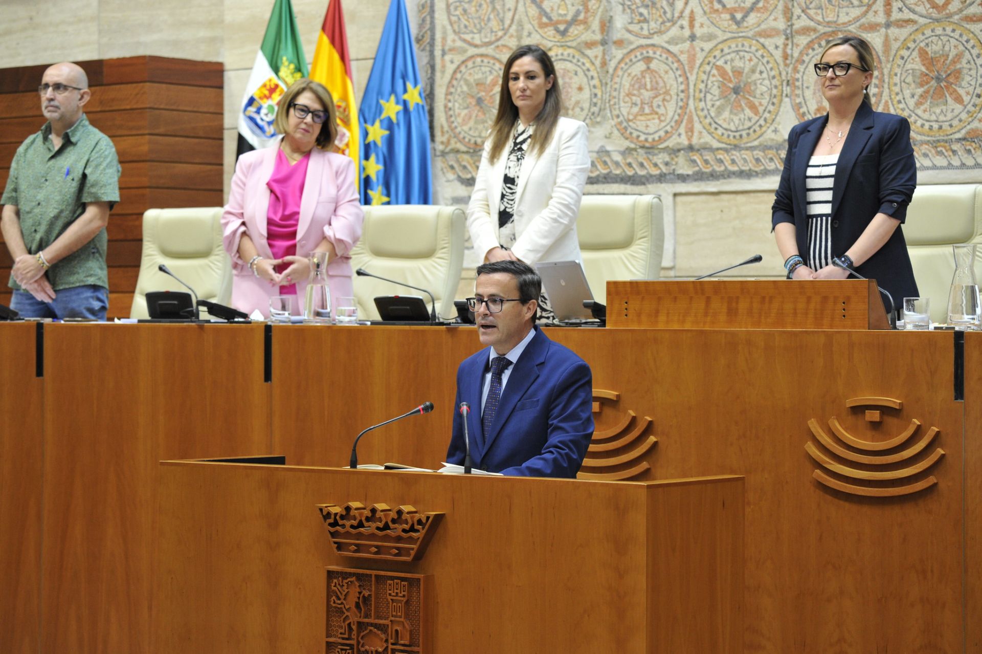 Así ha sido la llegada de Miguel Ángel Gallardo a su primer Pleno en la Asamblea de Extremadura