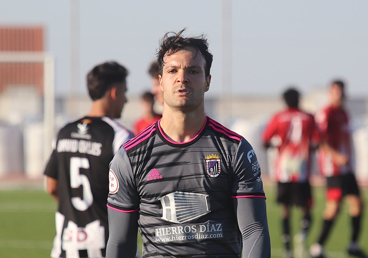 Sergio Tienza, en el duelo de vuelta ante el Azuaga.