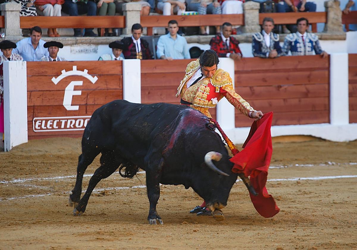 Morante de la Puebla durante la Feria taurina de San Fernando de Cáceres.