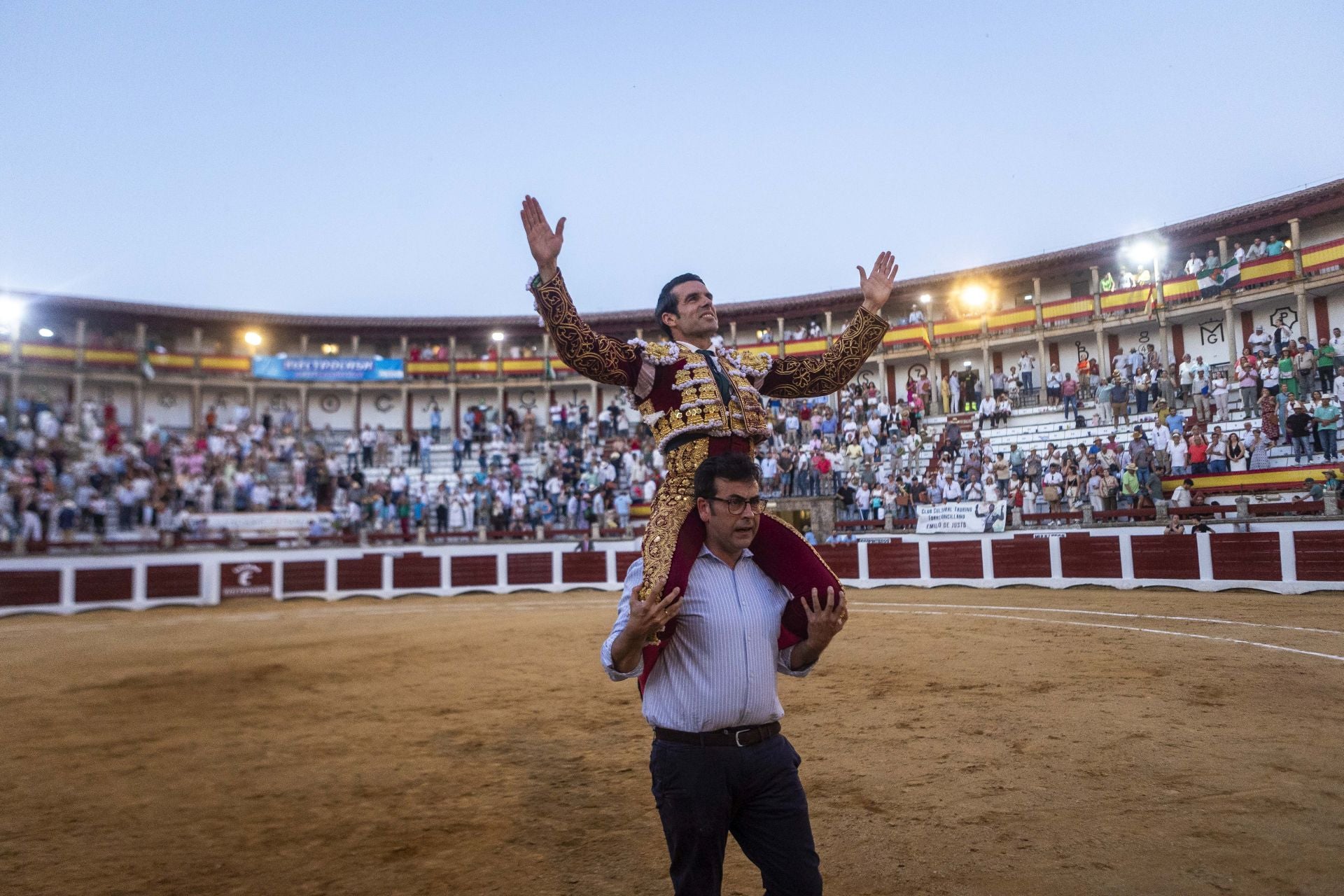 Fotos | Así ha sido el festejo de Morante y Roca Rey en la Feria de San Fernando de Cáceres