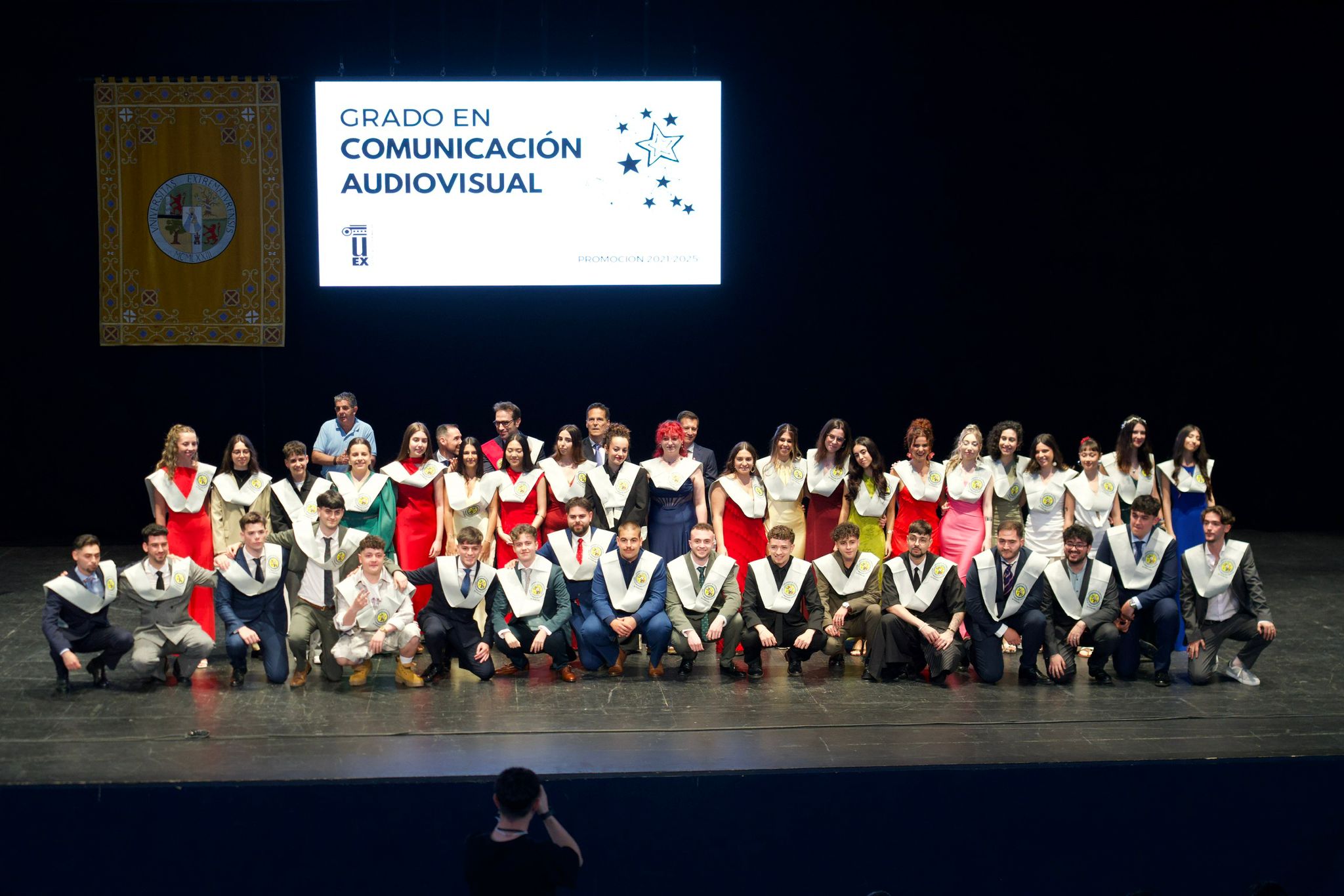 Fotos | El ministro extremeño Carlos Cuerpo ejerce de padrino en la UEx