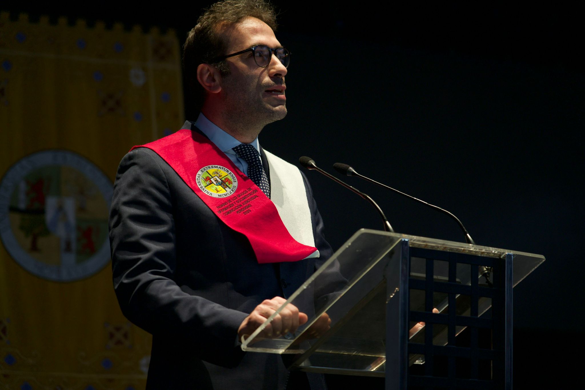 Fotos | El ministro extremeño Carlos Cuerpo ejerce de padrino en la UEx