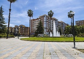 La plaza de La Molineta, donde podría instalarse en nuevo centro cívico.