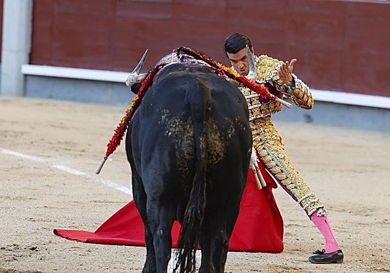 Emilio de Justo, durante la corrida de toros en Las Ventas.
