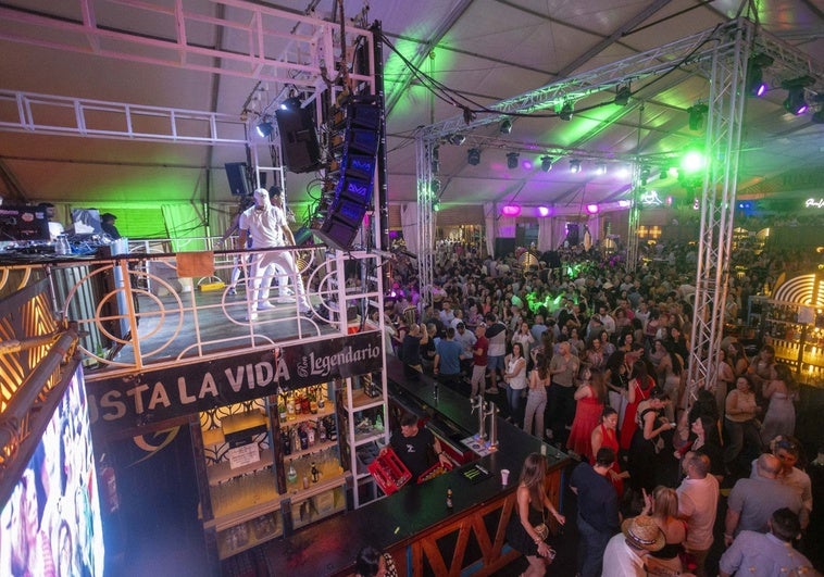 La feria de Cáceres, más tardía y a cubierto por el azote del calor