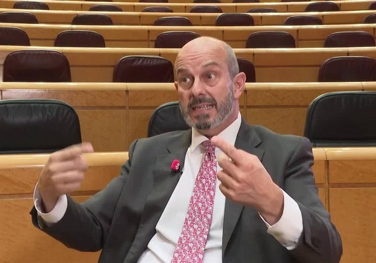 El presidente del Senado no se opone a los aforamientos, pero critica que Gallardo lo use como un «privilegio»