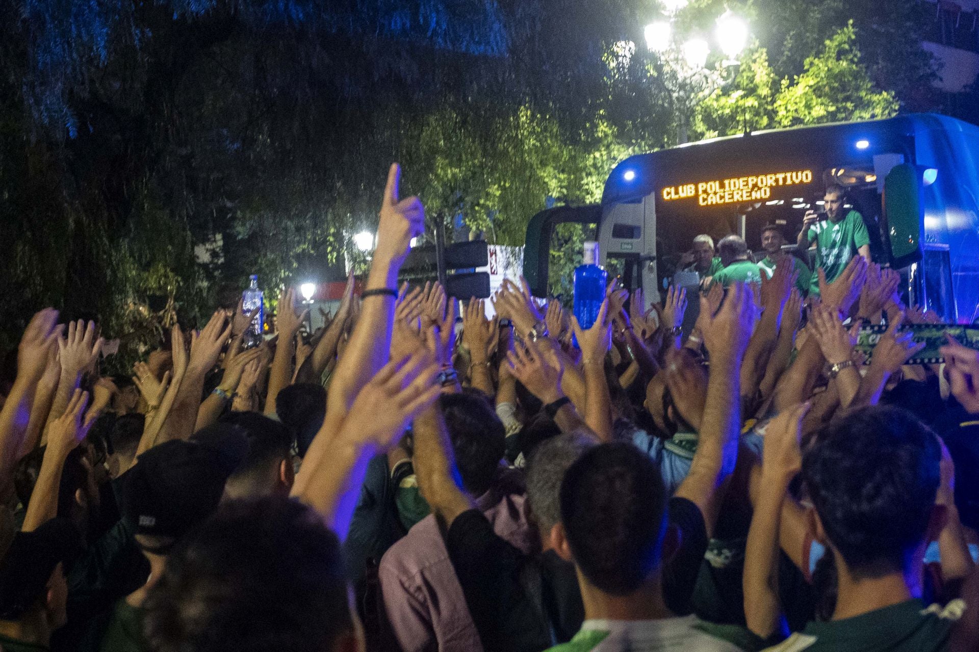 Fotos | El Cacereño estalla en júbilo con su ascenso a Primera RFEF