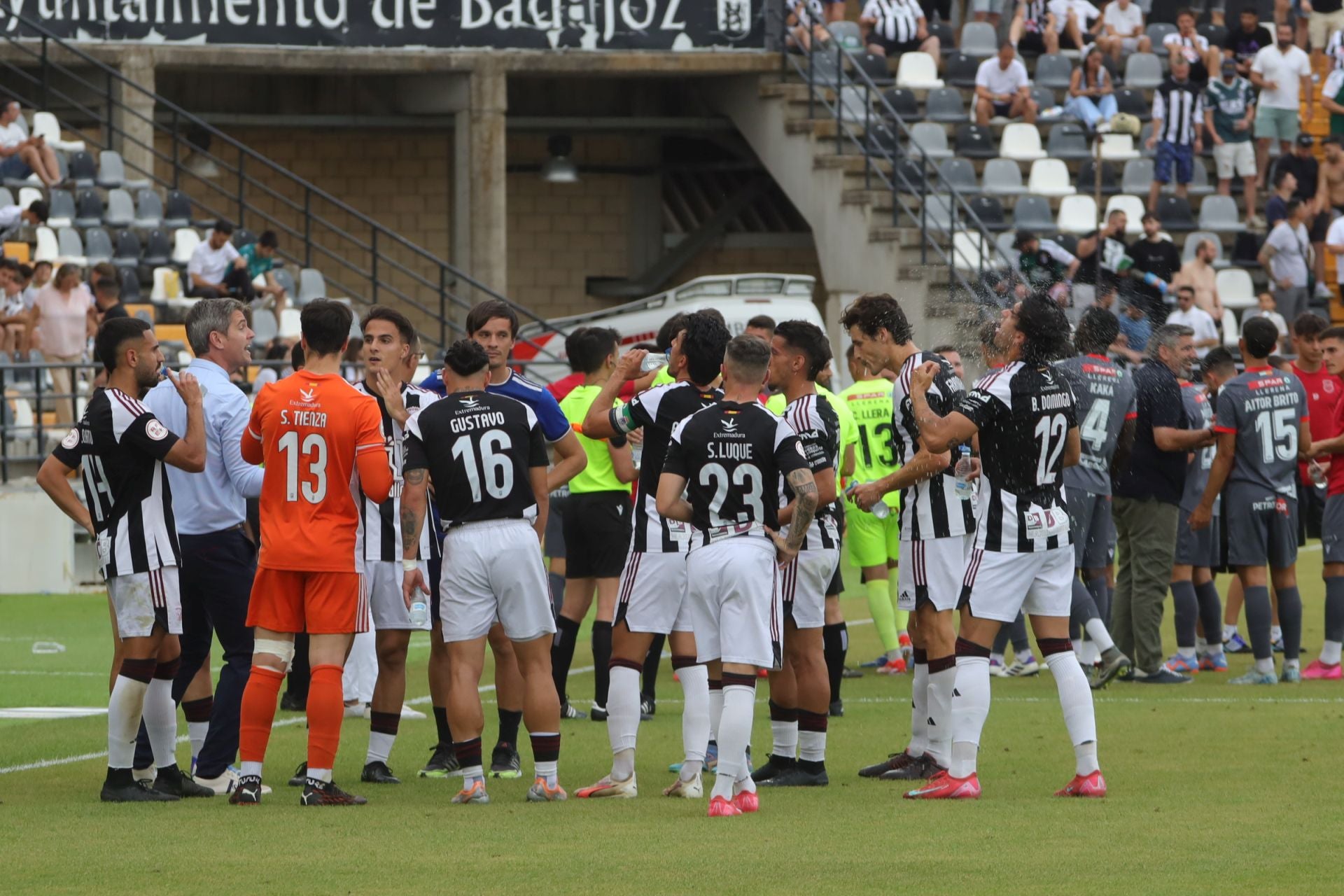 Fotos | Así se ha vivido el Badajoz 1-0 Llerenense