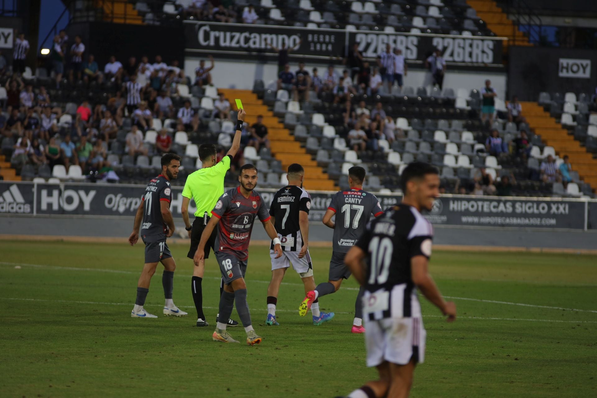 Fotos | Así se ha vivido el Badajoz 1-0 Llerenense