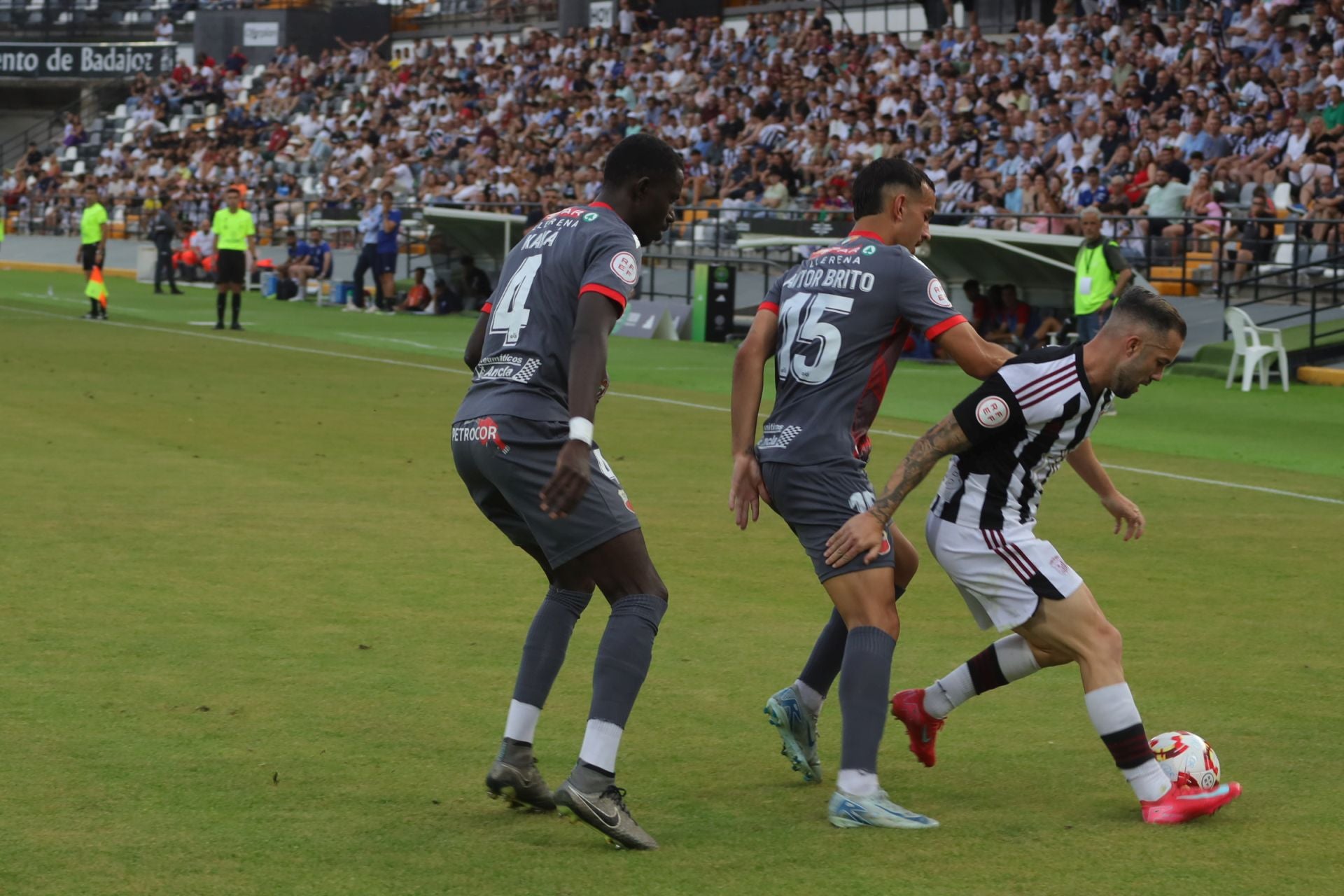 Fotos | Así se ha vivido el Badajoz 1-0 Llerenense