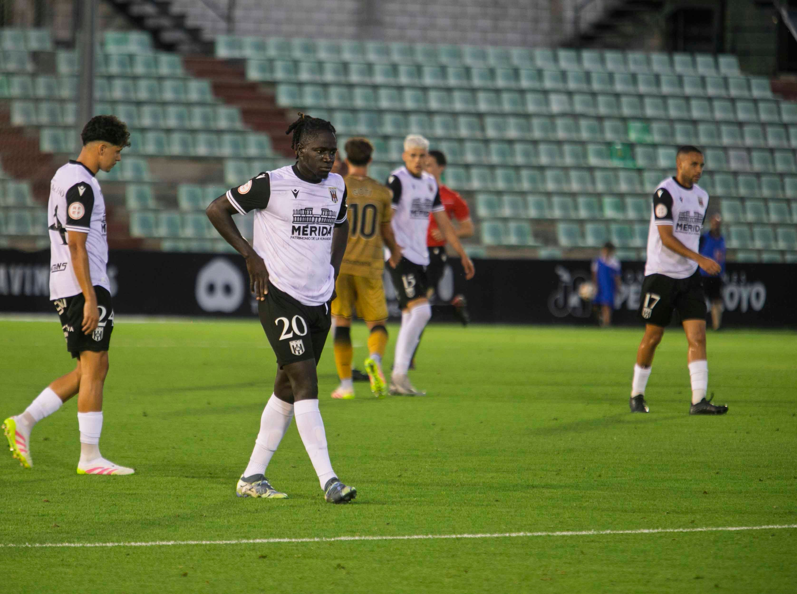 Fotos | Así ha sido el tropiezo del Mérida en casa ante el Sanse