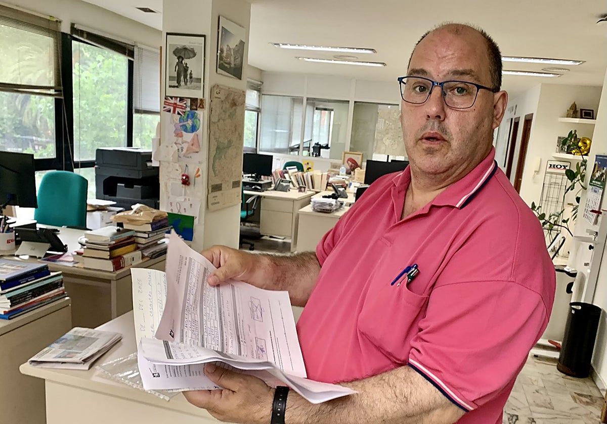 Juan José Ávila, sin ayuda a domicilio desde abril, con la documentación presentada.