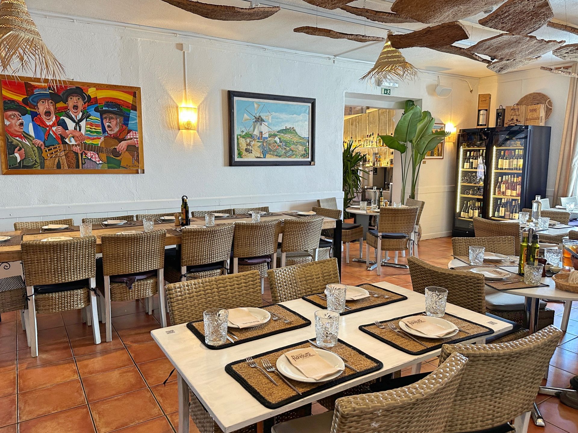 Comedor del restaurante Comporta Flavours, en el pueblo costero portugués de Comporta.