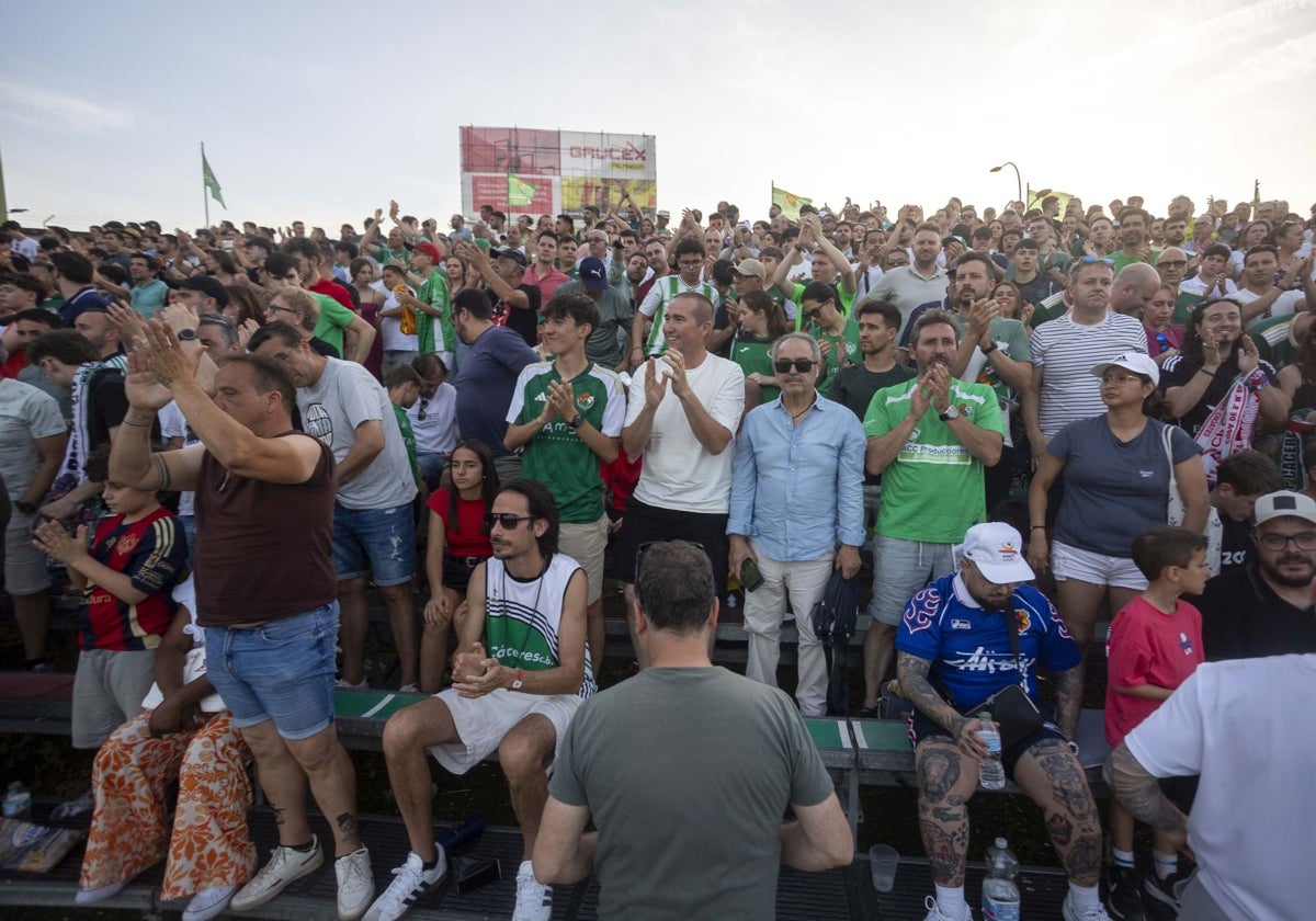 La afición respondió en masa durante el playoff de ascenso.