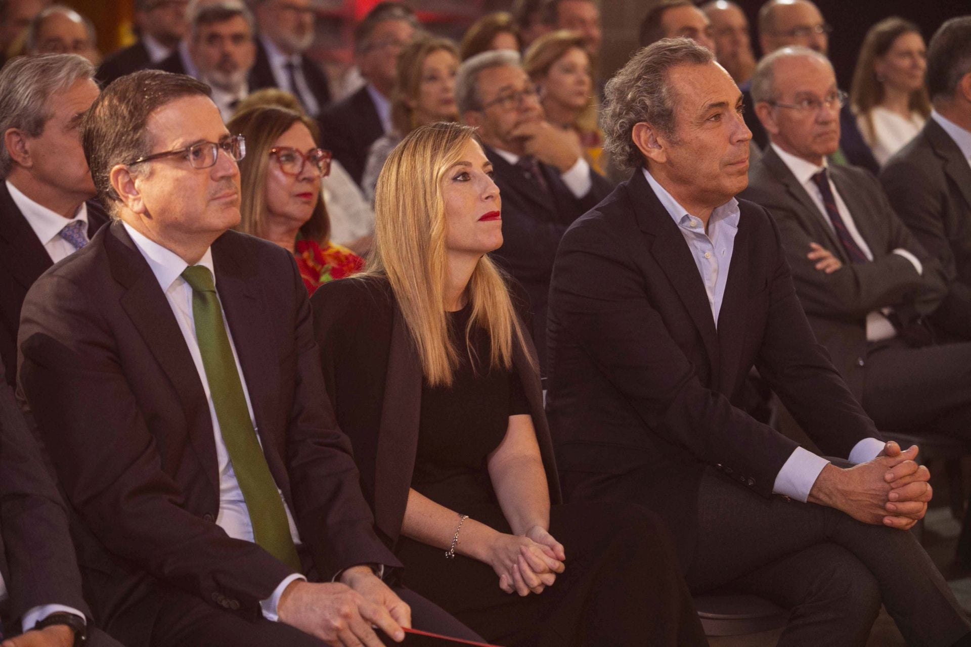 María Guardiola y Manuel Mirat siguieron con atención la gala
