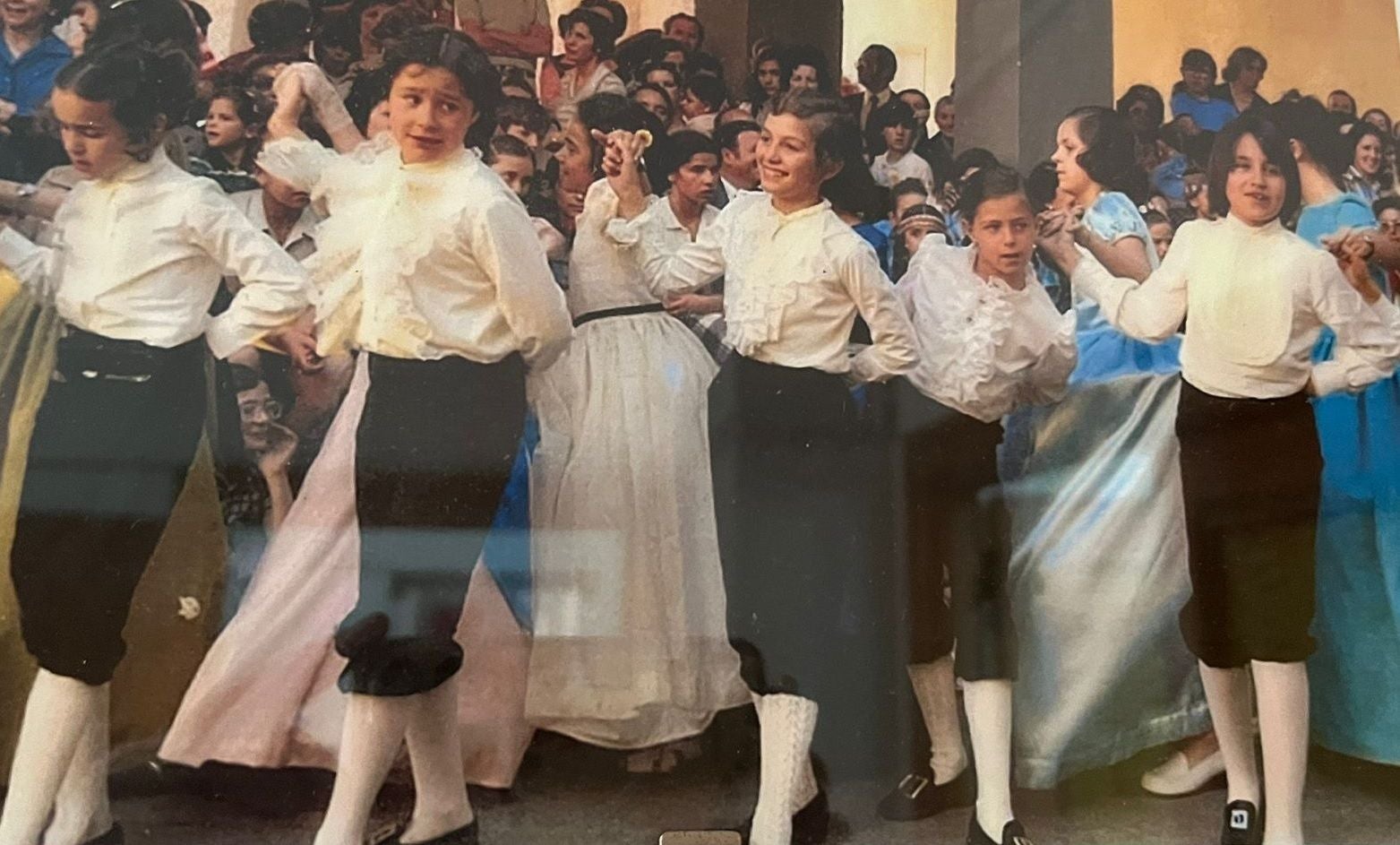 Reencuentro e imágenes históricas de colegio las Carmelitas de Cáceres