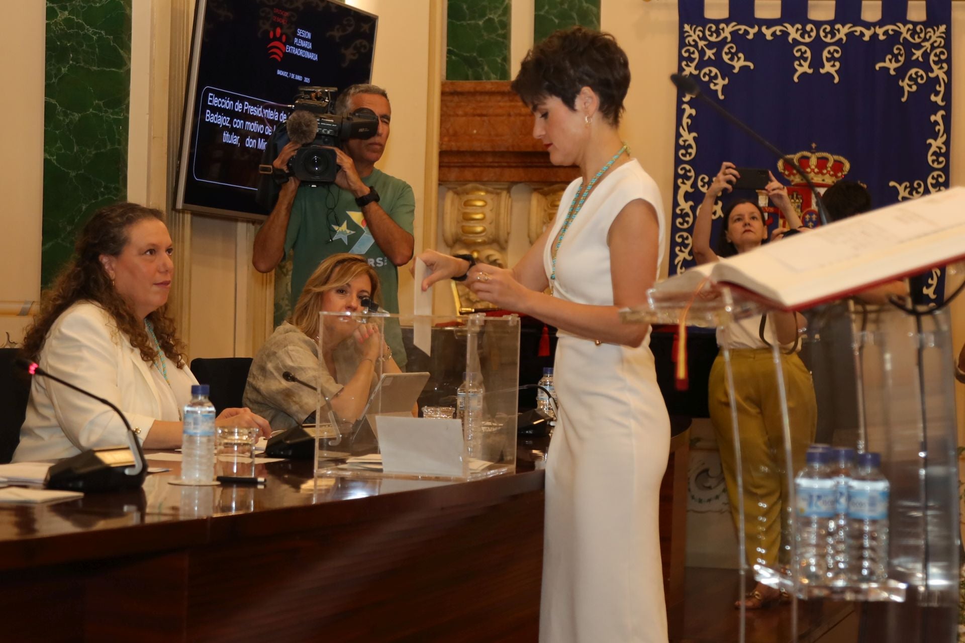 Toma de posesión de Raquel del Puerto como presidenta de la Diputación de Badajoz, en imágenes