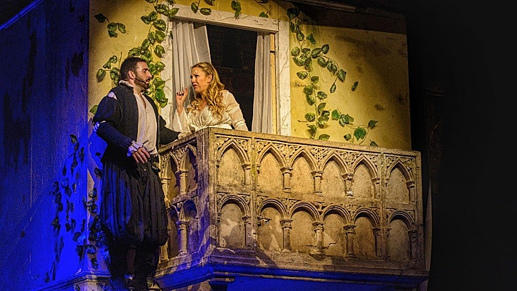 Un Romeo y Julieta musical conquista Cáceres