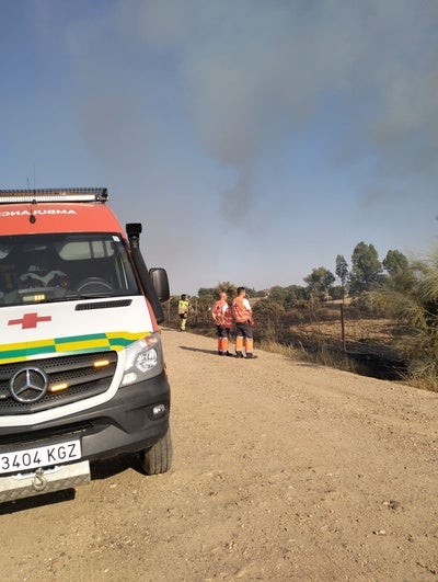Desactivan el nivel 1 de peligrosidad por el incendio forestal en Badajoz