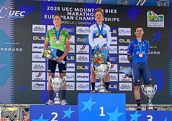 Natalia Fischer en el segundo cajón del podio del Campeonato de Europa XCM.