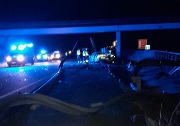 Herido crítico un hombre de 34 años tras quedar atrapado en una salida de vía en Casatejada
