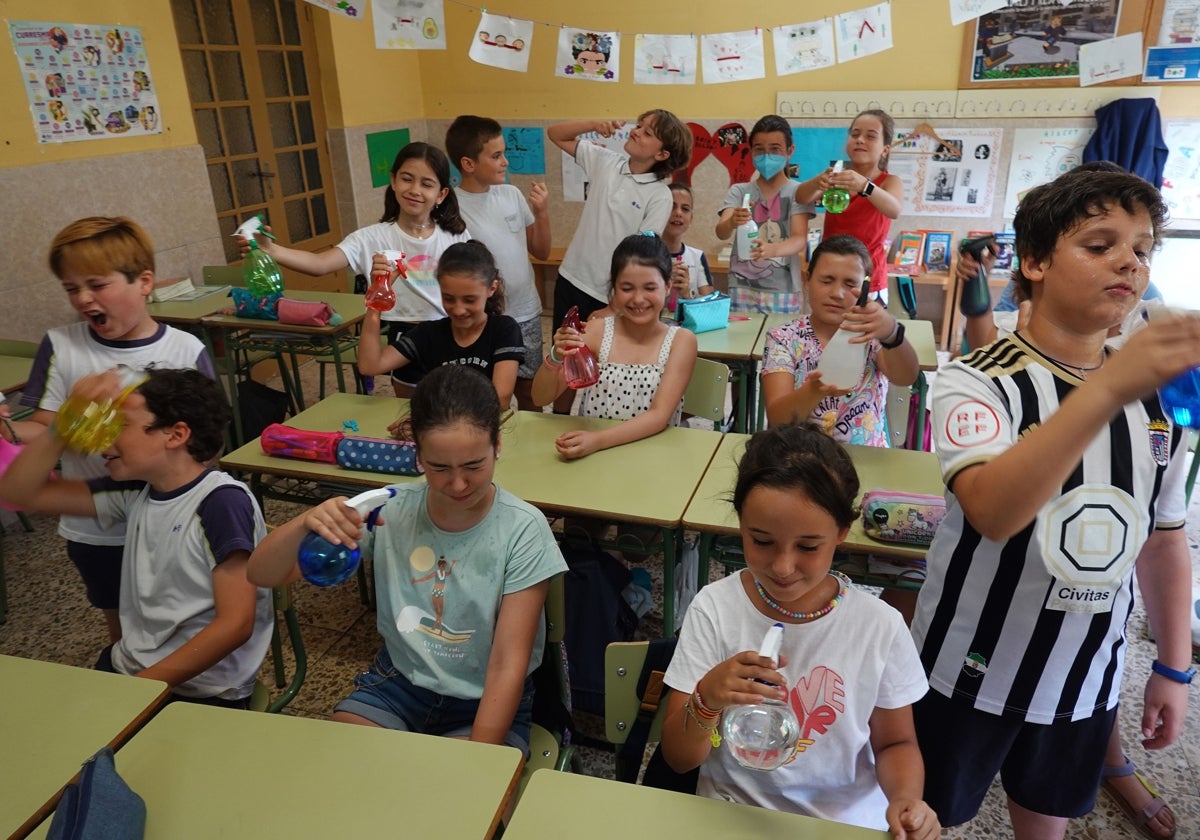 Las altas temperaturas vuelven a reducir las horas de clase