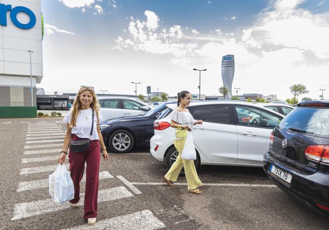 Clientes lusos en El Faro.