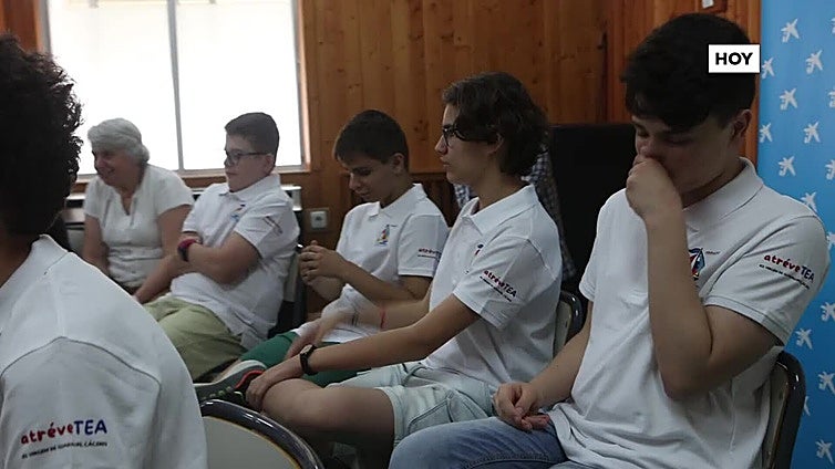 Navegar por el Mediterráneo como terapia para siete adolescentes cacereños con autismo