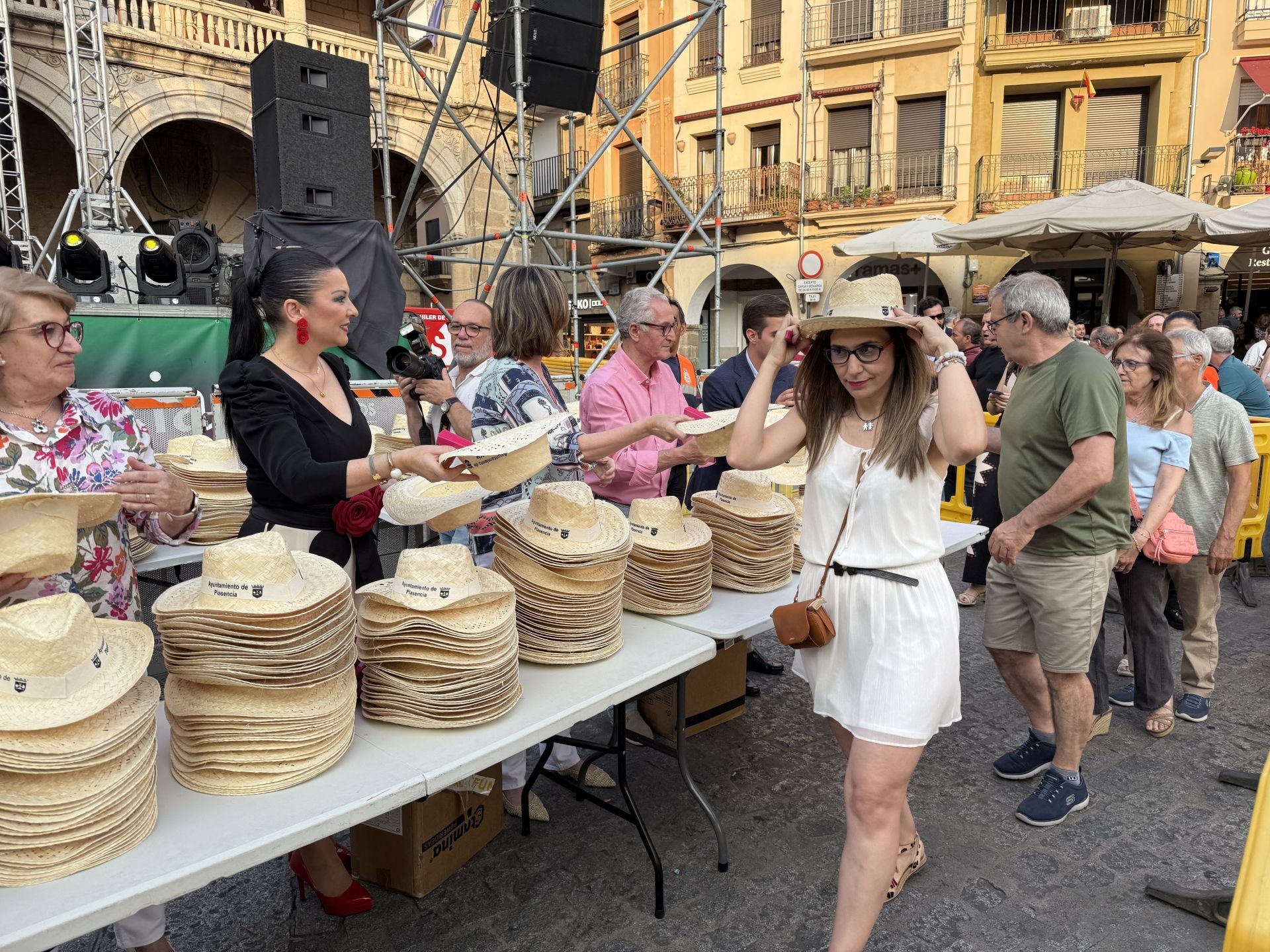 Fotos | Las mejores imágenes del primer día de la Feria de Plasencia