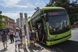 Un autobús del servicio municipal de Badajoz.