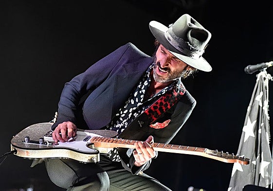 Leiva durante un concierto de su gira.