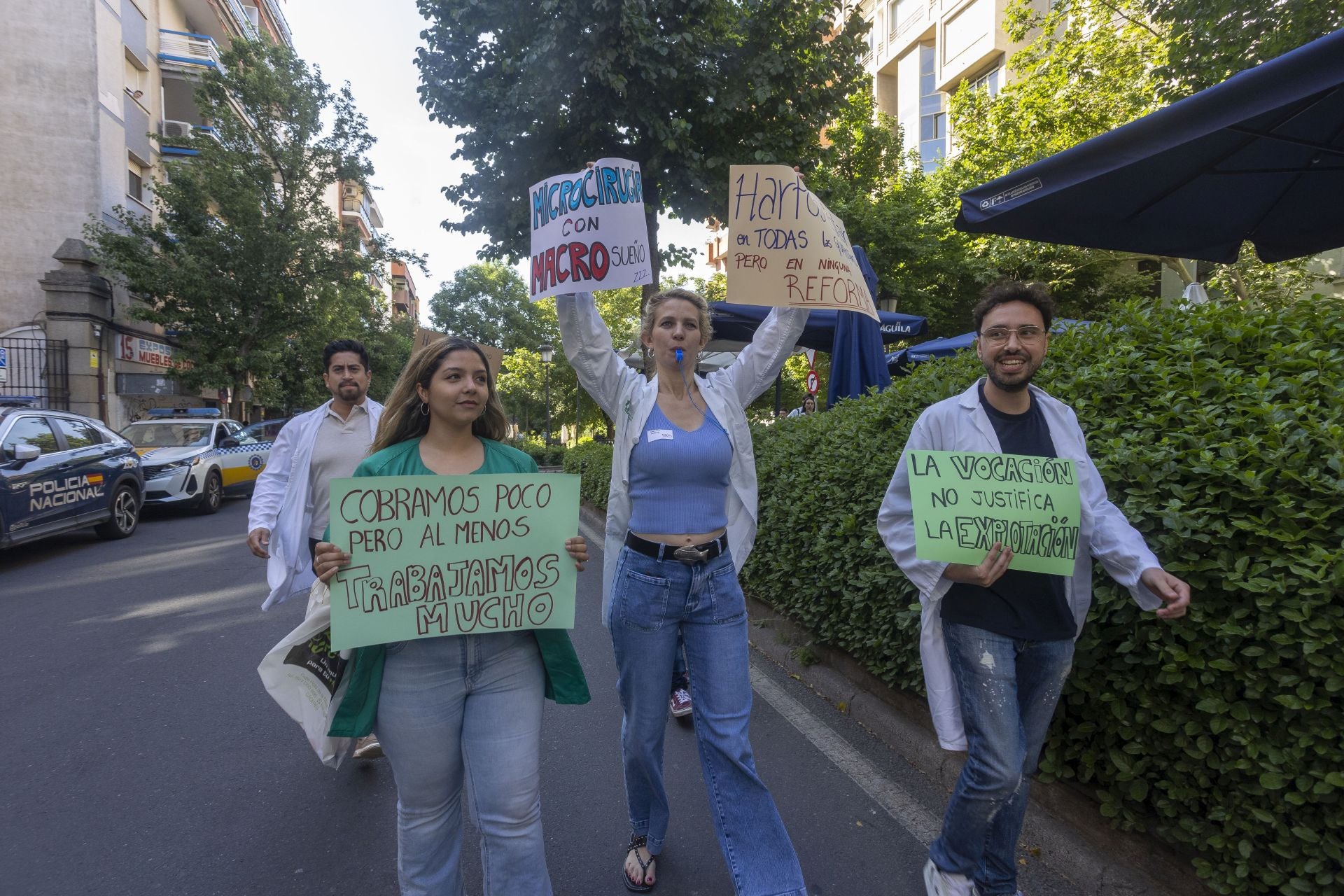 La protesta de los médicos extremeños, en imágenes