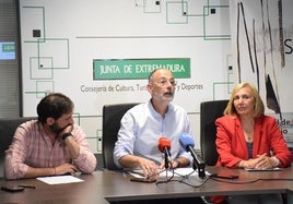El secretario general de Cultura, Francisco Palomino, interviene este viernes durante la presentación del festival en Mérida.