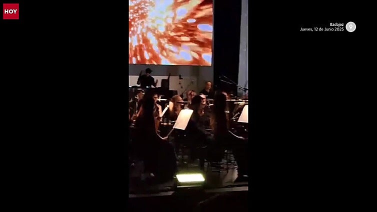 La OEX y Los Primos Dj ponen patas arriba el Palacio de Congresos de Badajoz, "ha sido el concierto más increíble"